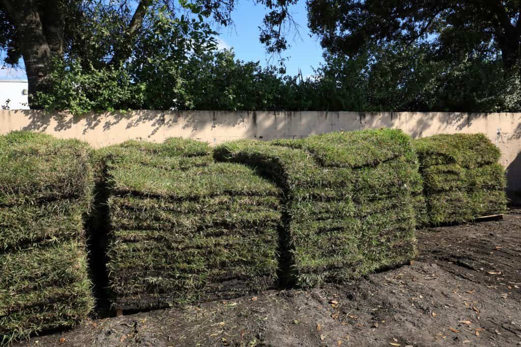 Oak Lawn, Orland Park, and Evergreen Park sod professionals<br />
